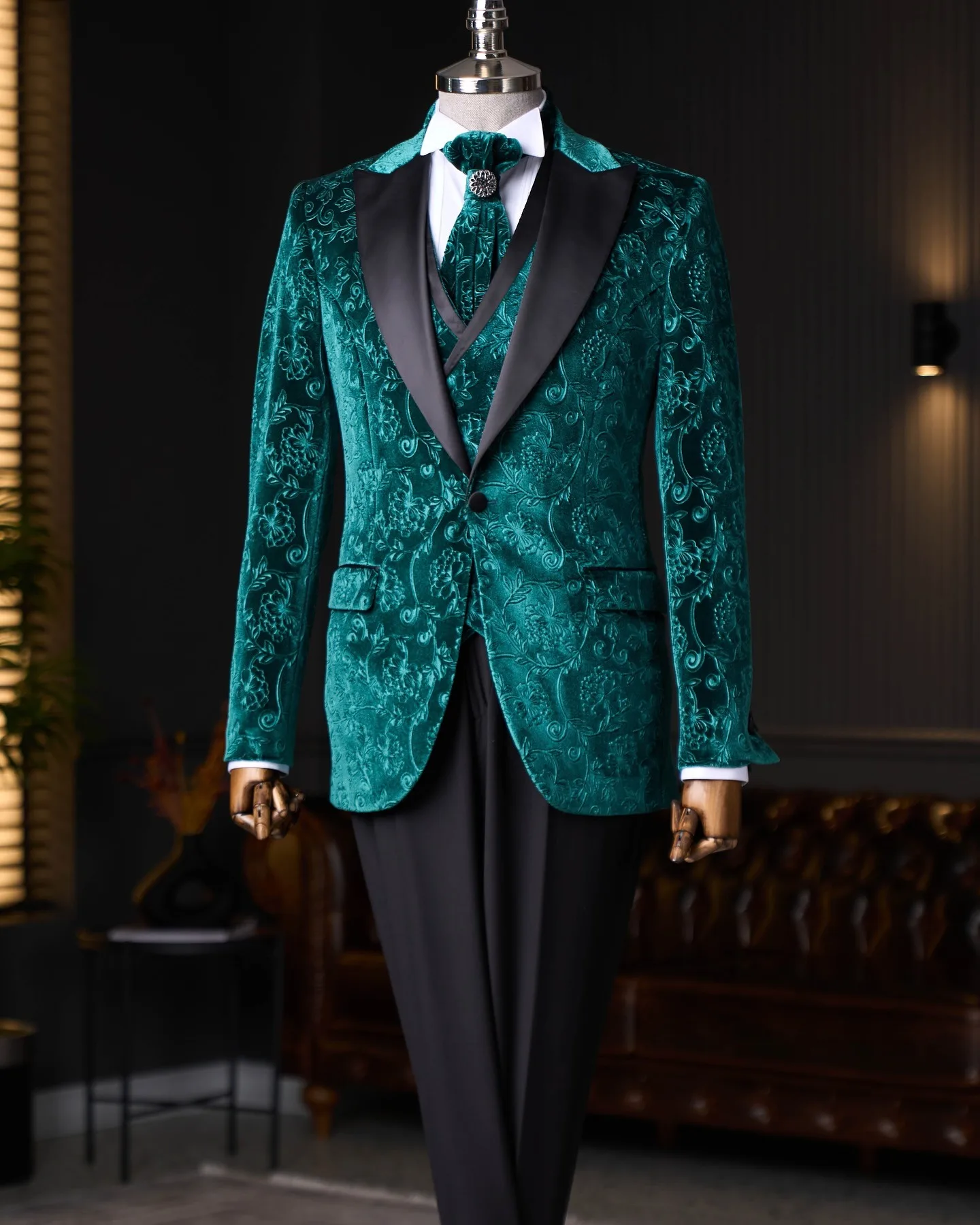 

Modern Wedding Suit for Man Corduroy 3 Pieces Casual Jacket Pant Formal Occasions Party Suits for Men Business Customized