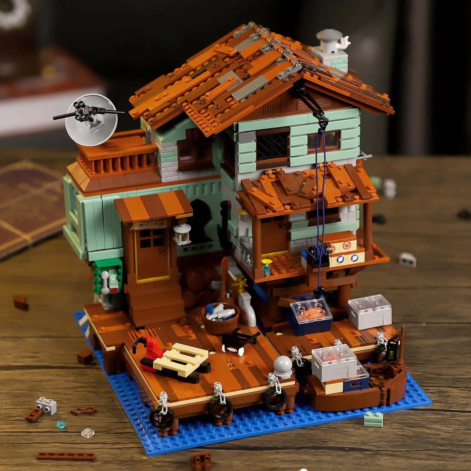 

2100PCS Fisherman's Wharf Building Block Tree House Model Seaside Street View Boat Transportation Toys Children Holiday Gifts