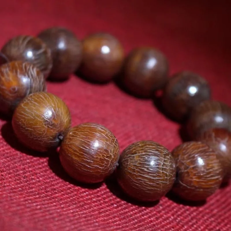 

Антикварный браслет из состаренного рога яка для мужчин, с круглыми бусинами и буддийскими подвесками.