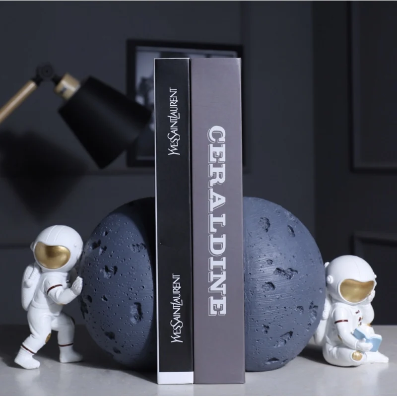 

New Creative Astronaut Book School Students Book Stand Metal Bookends Holder Desk Stands for School Stationery & Office Sup