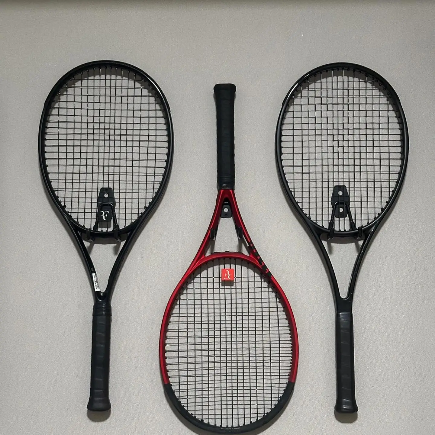 support-mural-pour-raquettes-de-tennis-organisateur-d'equipement-sportif-a-domicile-crochet-sans-percage-support-de-raquettes-de-tennis