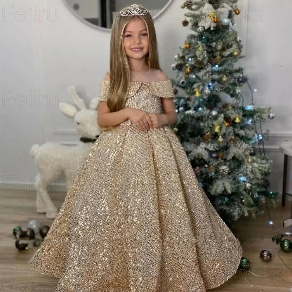 

Champagne Sequin Off The Shoulder A Line Flower Girl Dresses Scoop Princess 2023 Fluffy Gowns Baby Christmas Dress 2023 Winter