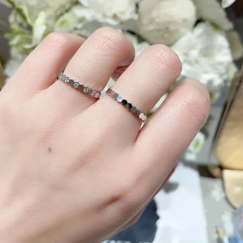 أنيلو دي باريجا دي بانال دي بلاتا دي لي 925 – مودا، فييستا إكسويتا و ريجالو دي كومبليانوس #4