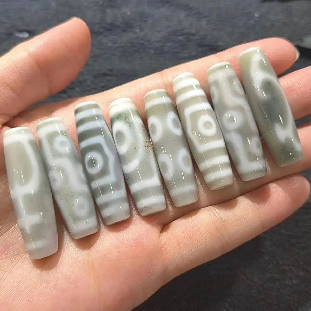 

1pcs/lot Natural multi-pattern old agate dzi Off-white Weathering lines Accessories jewelry Rare breeds amulet archaic taki diy