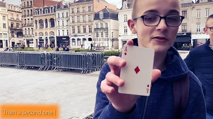 SPLIT-CARD (Gimmick and online instructions) by Mickael Chatelain Magic Tricks,Illusions,Close up,Stage Gimmick Magician Toys