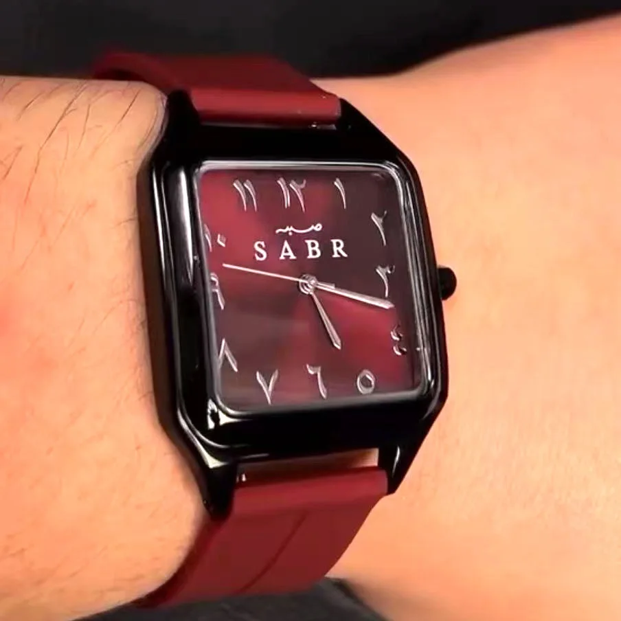 2025年 メンズ高級スクエアクォーツ腕時計 ステンレススチール ラバーバンド ローマ数字カレンダー付き腕時計 イギリスブランド腕時計