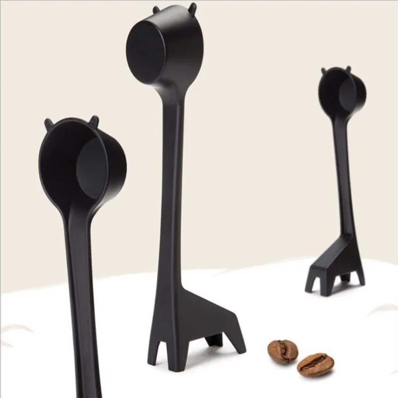 1pcs Creative Cartoon Giraffe-Shaped Coffee Bean Powder Measuring Spoon Plastic Quantitative Measuring Scoop for Coffee