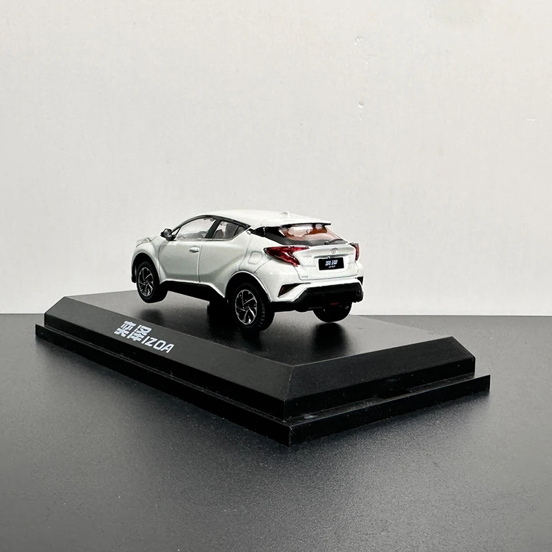 Diecast 1:43 Scale IZOA Alloy Car Model Collection Souvenir Static Display Ornaments Vehicle Decoration Toy Boy Holiday Gift