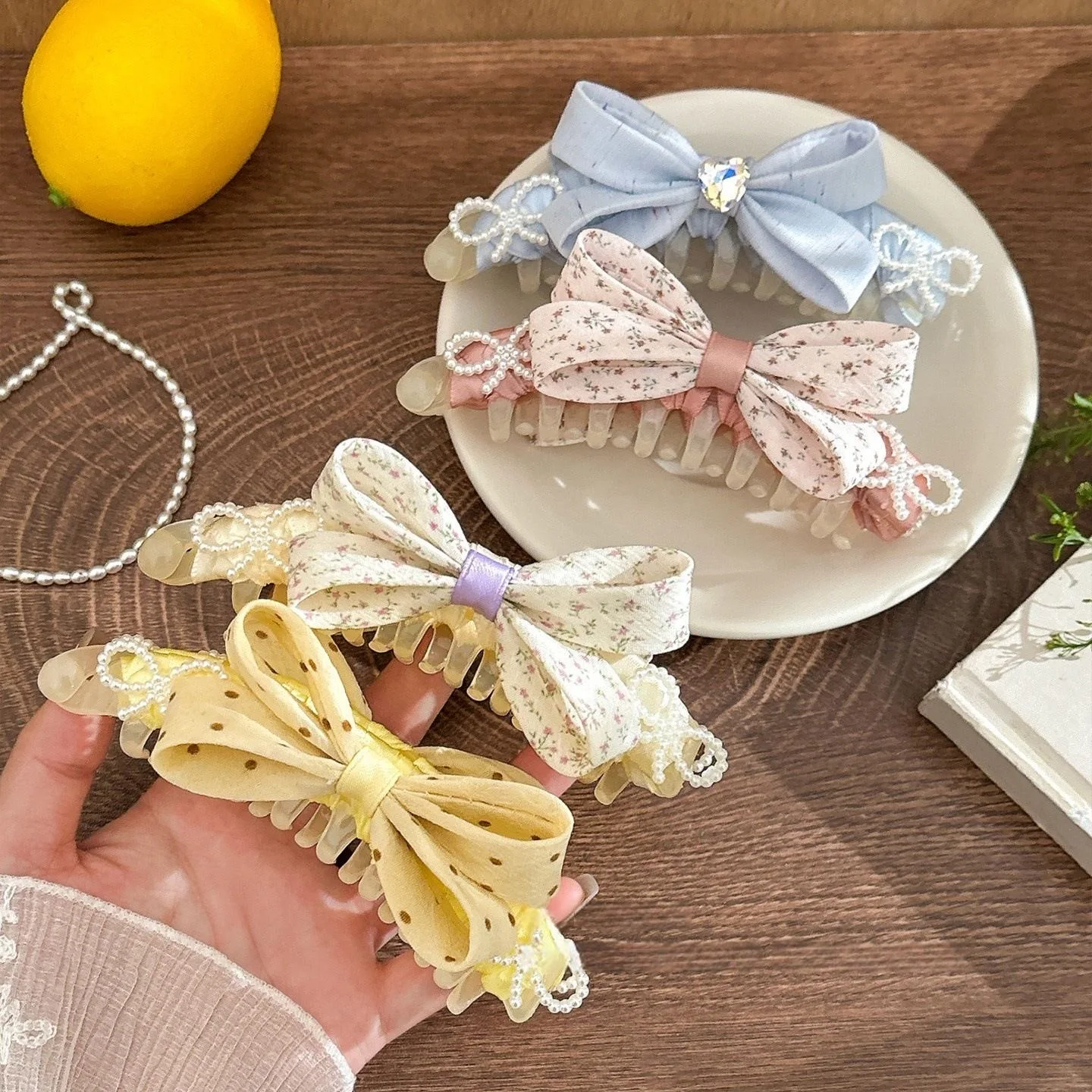 

Banana Hair Clip Hair Bow Pearl Hair Accessories Hair Buckle Lolita Cosplay Claw Hair Clip Korean Style Hair Bows Cute Core