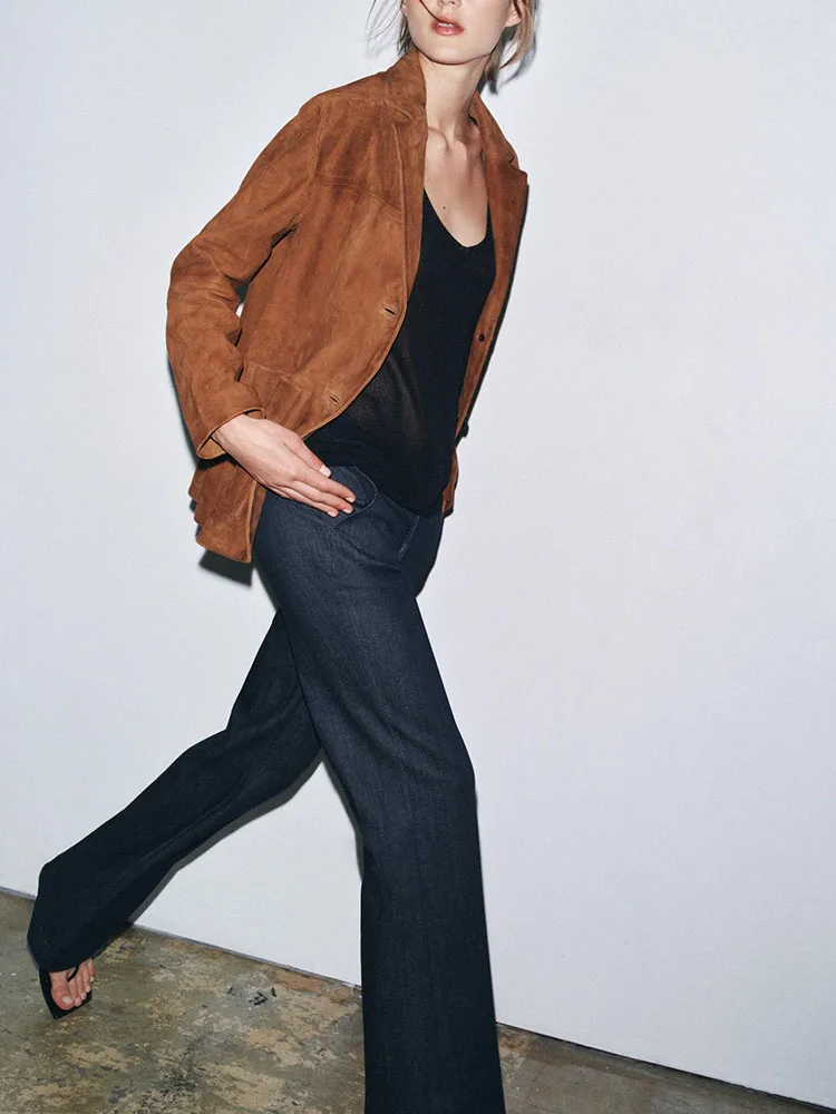 ชุดสูทผู้หญิงผ้ากำมะหยี่เนื้อนุ่มสบาย สไตล์ลำลอง รุ่นใหม่ประจำฤดูใบไม้ร่วงปี 2025 เสื้อคลุมอเนกประสงค์ ทรงพอดีตัว สวมใส่สบาย ชุดสไตล์ชาติพันธุ์