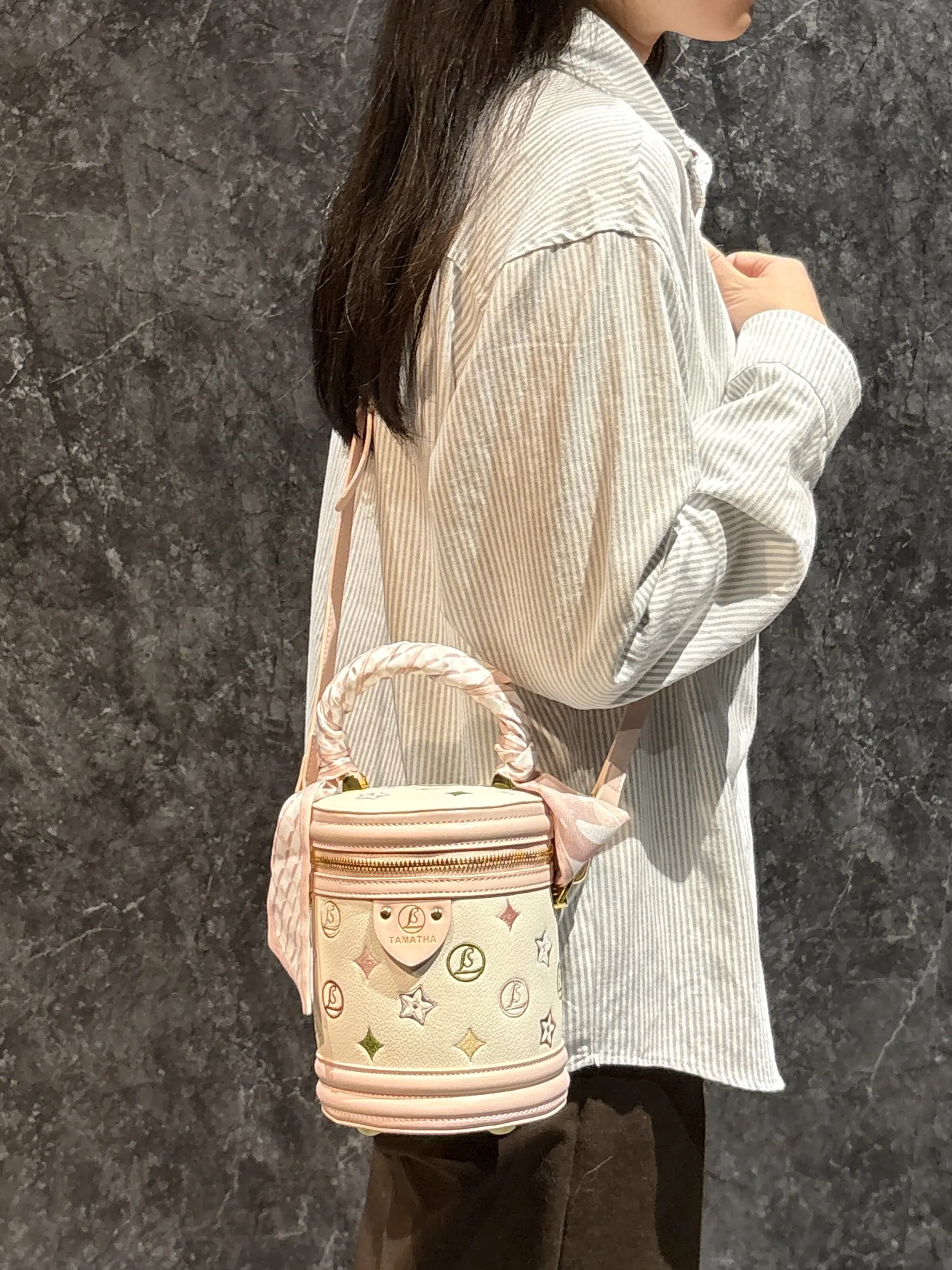 sac-seau-brode-de-luxe-tendance-style-decontracte-durable-cadeau-polyvalent-pour-petite-amie-nouveau-modele-printemps-2026-cuir-souple