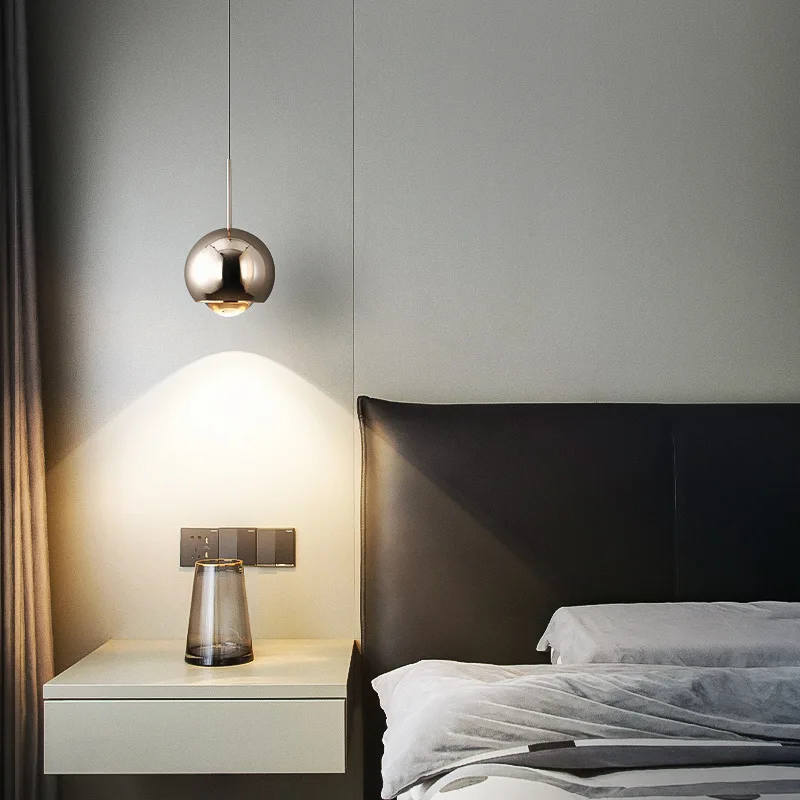 رفع وقابل للسحب، وبساطة حديثة وإحساس راقي، وجانب سرير غرفة النوم الراقية، وثريا صغيرة بسلك معلق