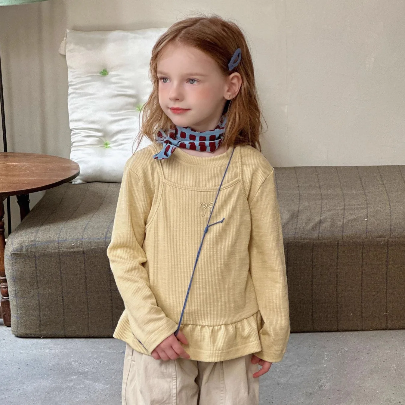 

Girls' T-shirt Two-piece Set Children's 25 Autumn and Winter New Korean Long-sleeved Bottoming Shirt Baby Bow Suspender Top