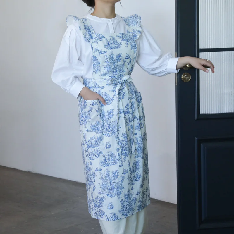 

Long Printed All Cotton Waterproof Apron,High-end Ruffled Edge with Pocket Kitchen Apron,Used for Cooking, Baking, and Gardening