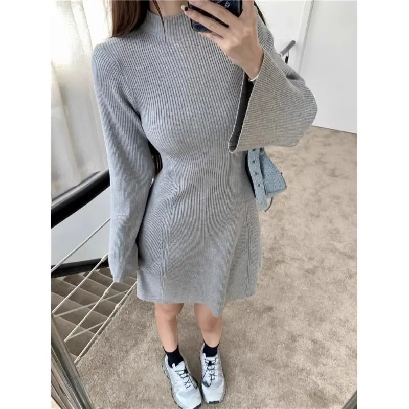 

Half High Neck Flared Long Sleeved Knitted Dress for Women in Spring and Autumn, with A Waist Cinched To Show Off Weight