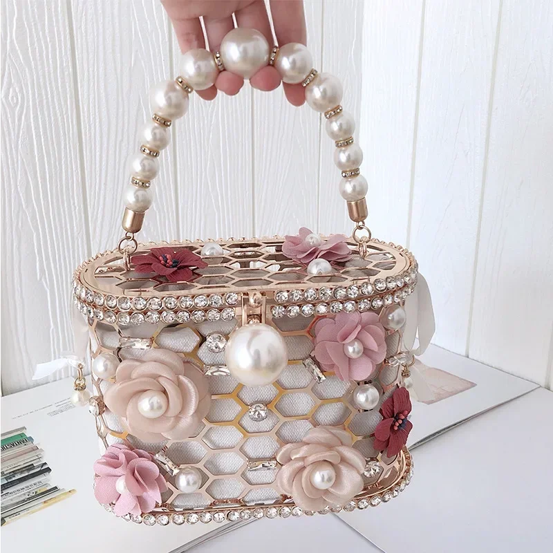 Sac à main perlé en métal évidé pour femme, poignée supérieure, fleur 3D, designer, petit fourre-tout initié par la croix, mode féminine, E27