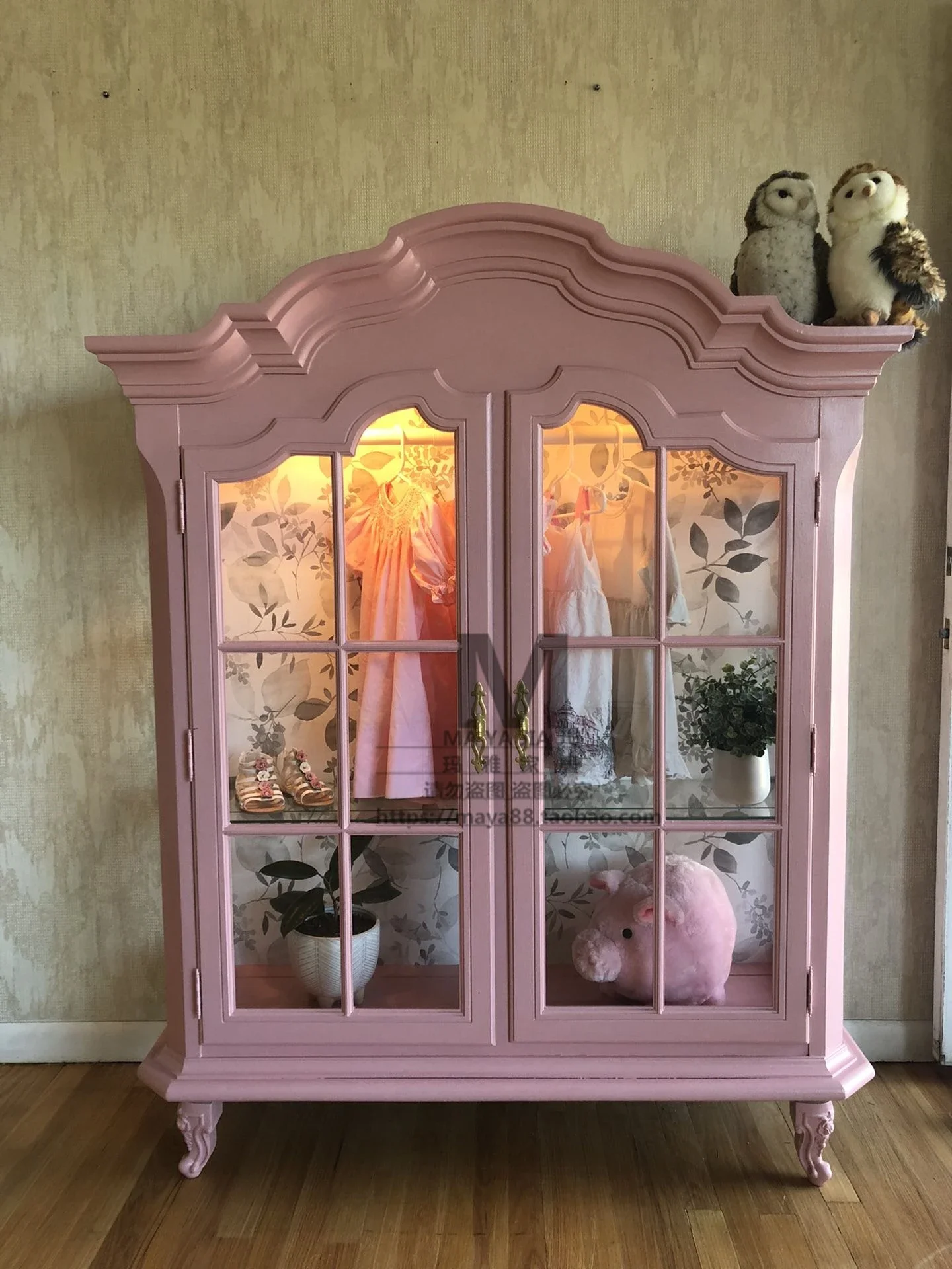 

French solid wood carving flower Xiaohongshu wardrobe retro old princess wardrobe bedroom double door pink storage display cabin