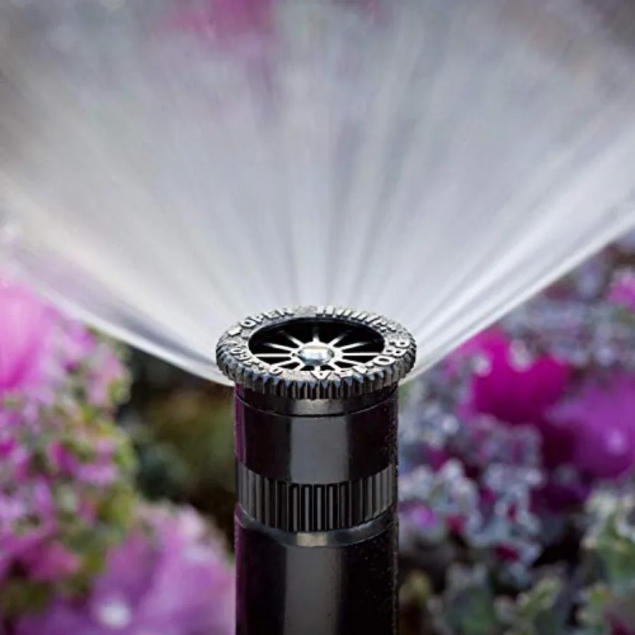 Głowica zraszająca Pro 4 Pop Up z regulowanym wzorem natrysku 0360 dla efektywnego rozprowadzania wody, zapewnia pokrycie 8'15' w nawozach.