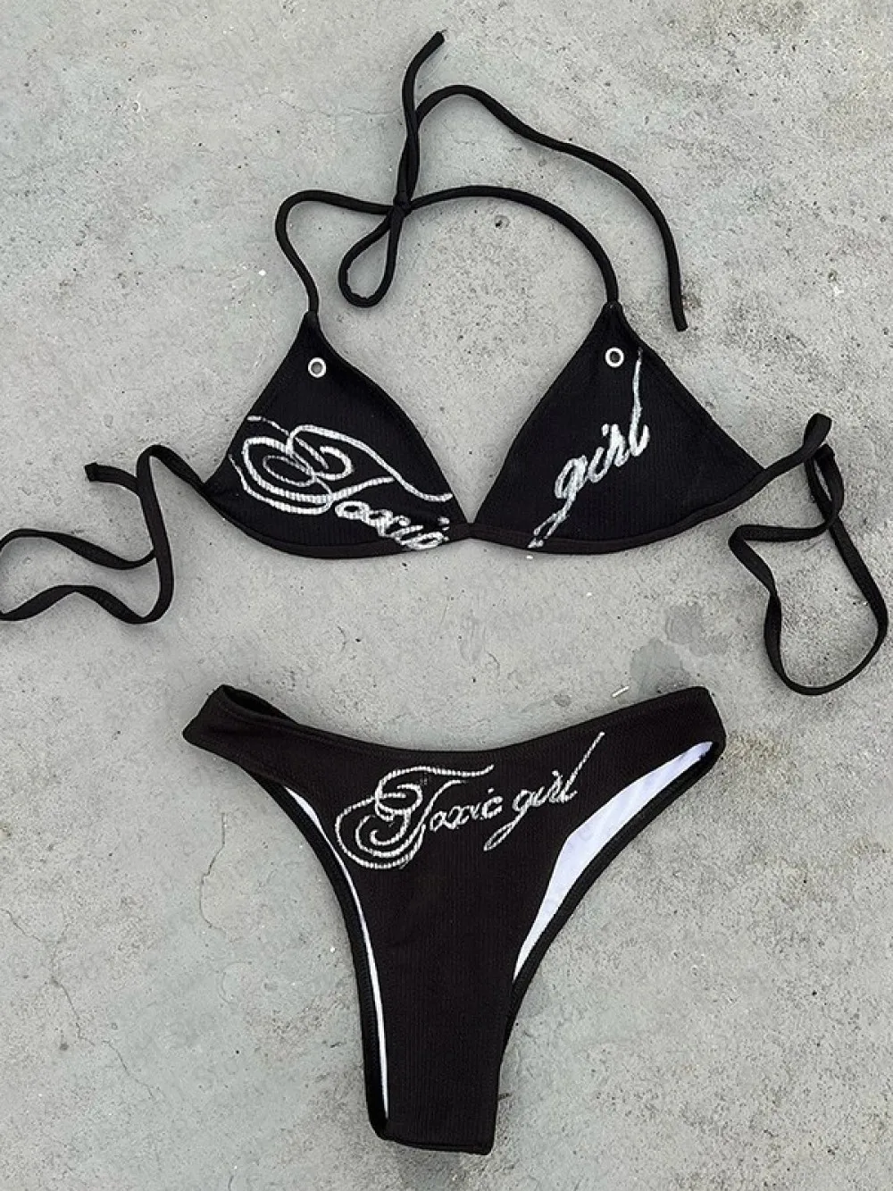 

Hot Girl Swimsuit 2025 Summer New Style Letter Printed Design Hanging Neck Strap Style Sexy Bikini Set