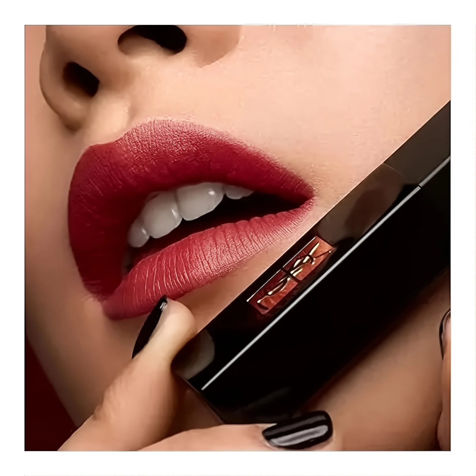 أحمر شفاه YVES SAINT LAURENT The Slim Velvet Radical Matte - 302 Brown No Way Back للنساء - أحمر شفاه 0.07 أونصة