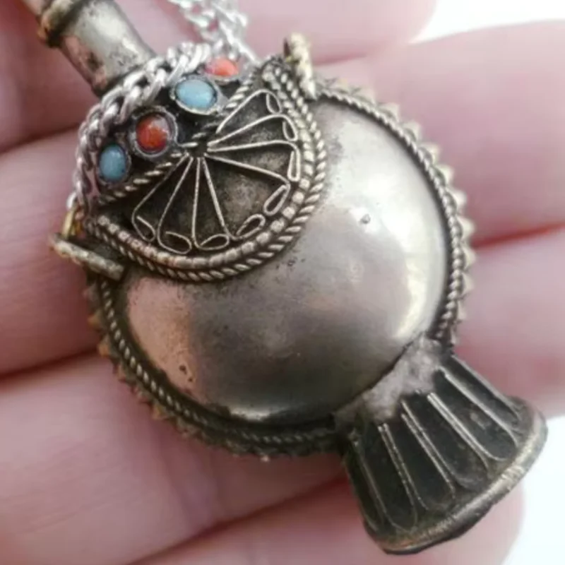 Picture 5: Tibet Silver Inlay Coral Chinese Handwork Old Carving Snuff Bottle