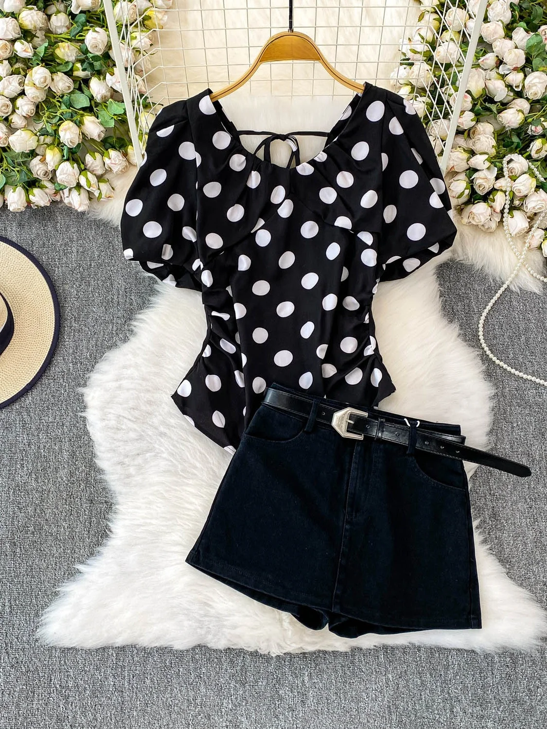 

Polka Dot Sexy V-Ne Bubble Sve irt ort Folded Waist Top with Denim Skirt Two-Piece Set for Young Women