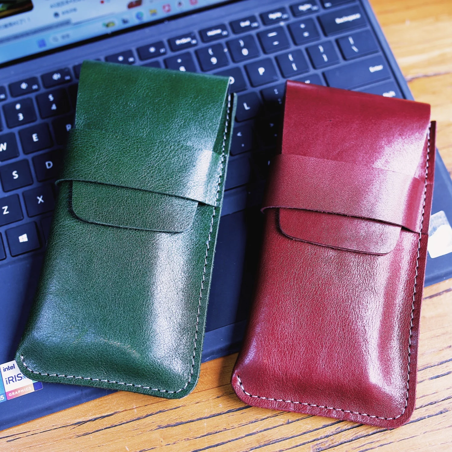 High-quality leather handmade multi-functional pencil case with large capacity to hold multiple refills Easy to carry