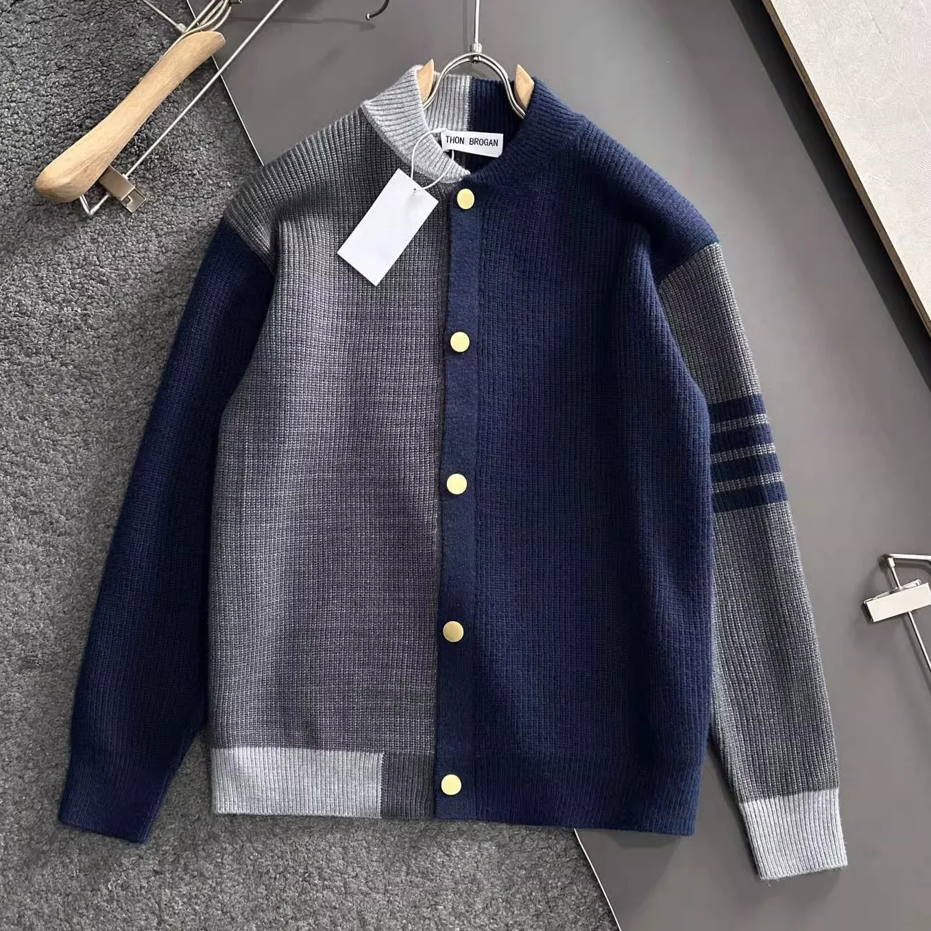 

Thiened Long Sve Knitted Cardigan Baseball Jaet Autumn Winter Leisure Warm Color Blo Four Bar Men Women Sweater Coat
