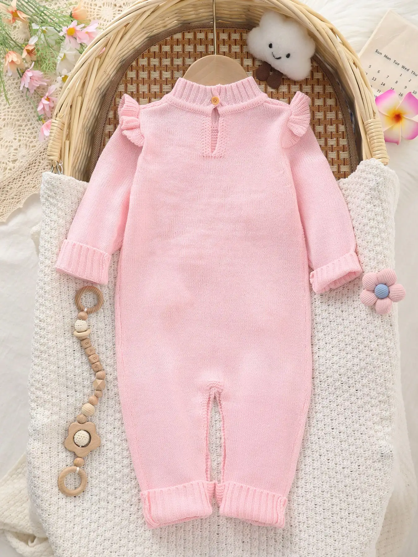 Pink Knitted Romper for Baby Girls with Long Sleeves, 3D Floral Design, Flutter Sleeves, Newborn Jumpsuit, Spring and Autumn Cable-Knit Baby Open-Crotch Button-Up Crawling Suit.