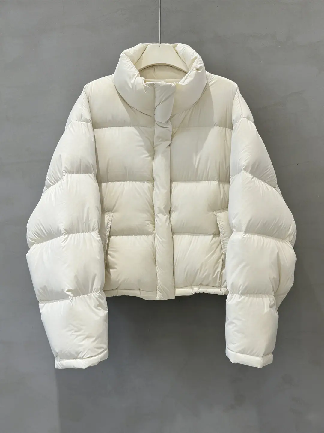 

Модная женская куртка из хлопка цвета хаки, высококачественная повседневная верхняя одежда с воротником-стойкой для зимнего сезона 2025 года, трендовая модель