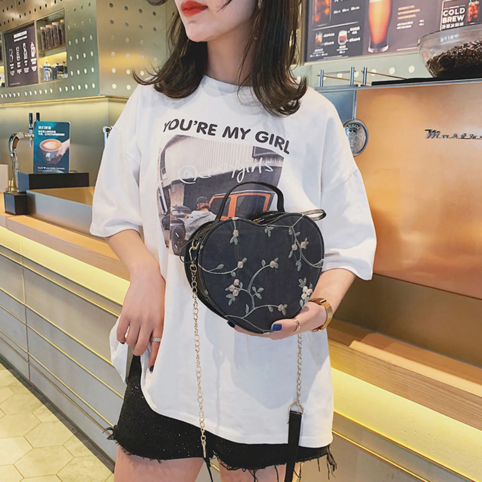 Womens Lace Heart Crossbody Bag PU Leather Shoulder Purse Fashion Handbag with Chain Strap for Valentine Gift 21x17x6cm view 4