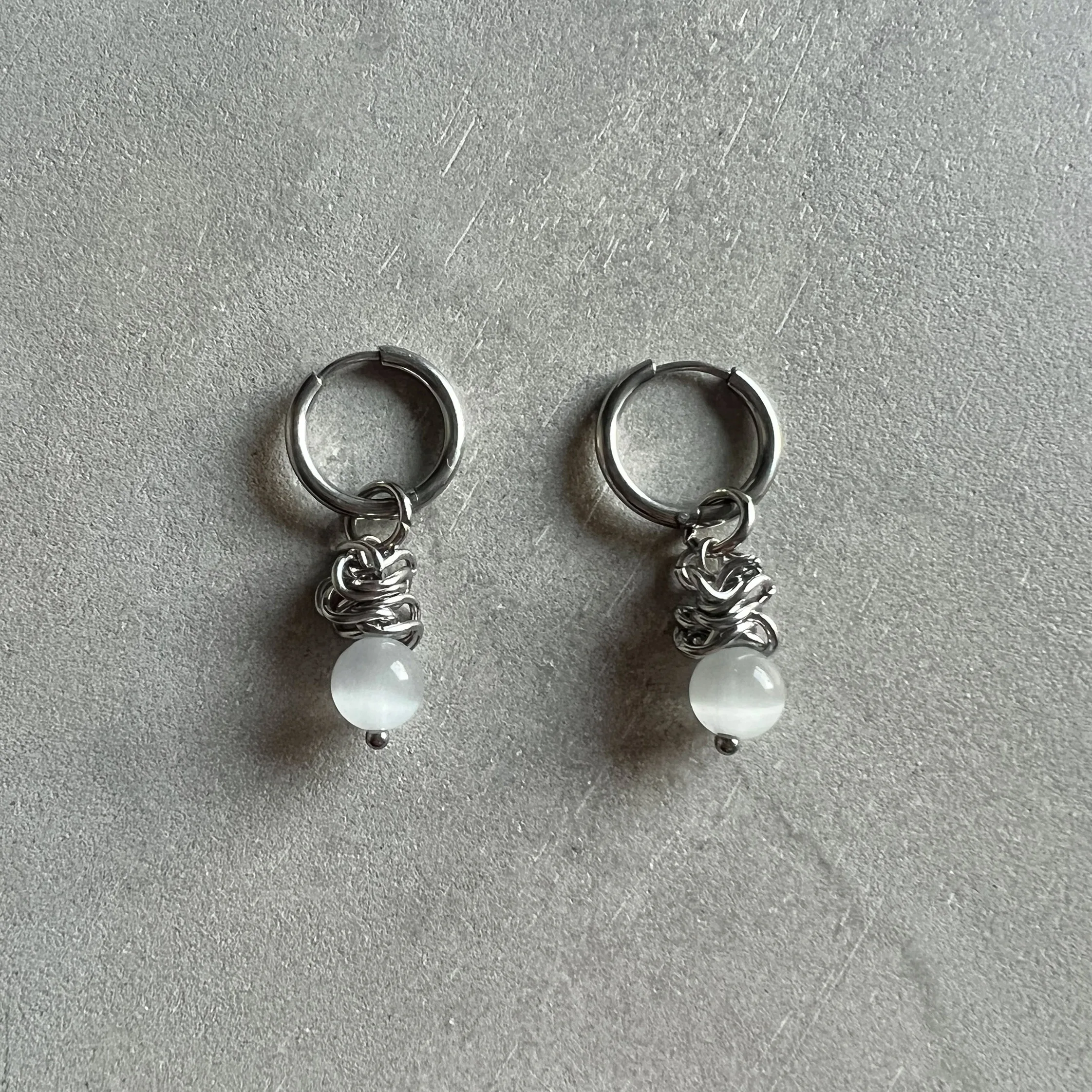 Elegant Cat‘s Eye Stone Titanium Steel Dangle Earrings Trendy Hoop Earrings Jewelry Gift Accessory Clip-On Earrings for Ladies