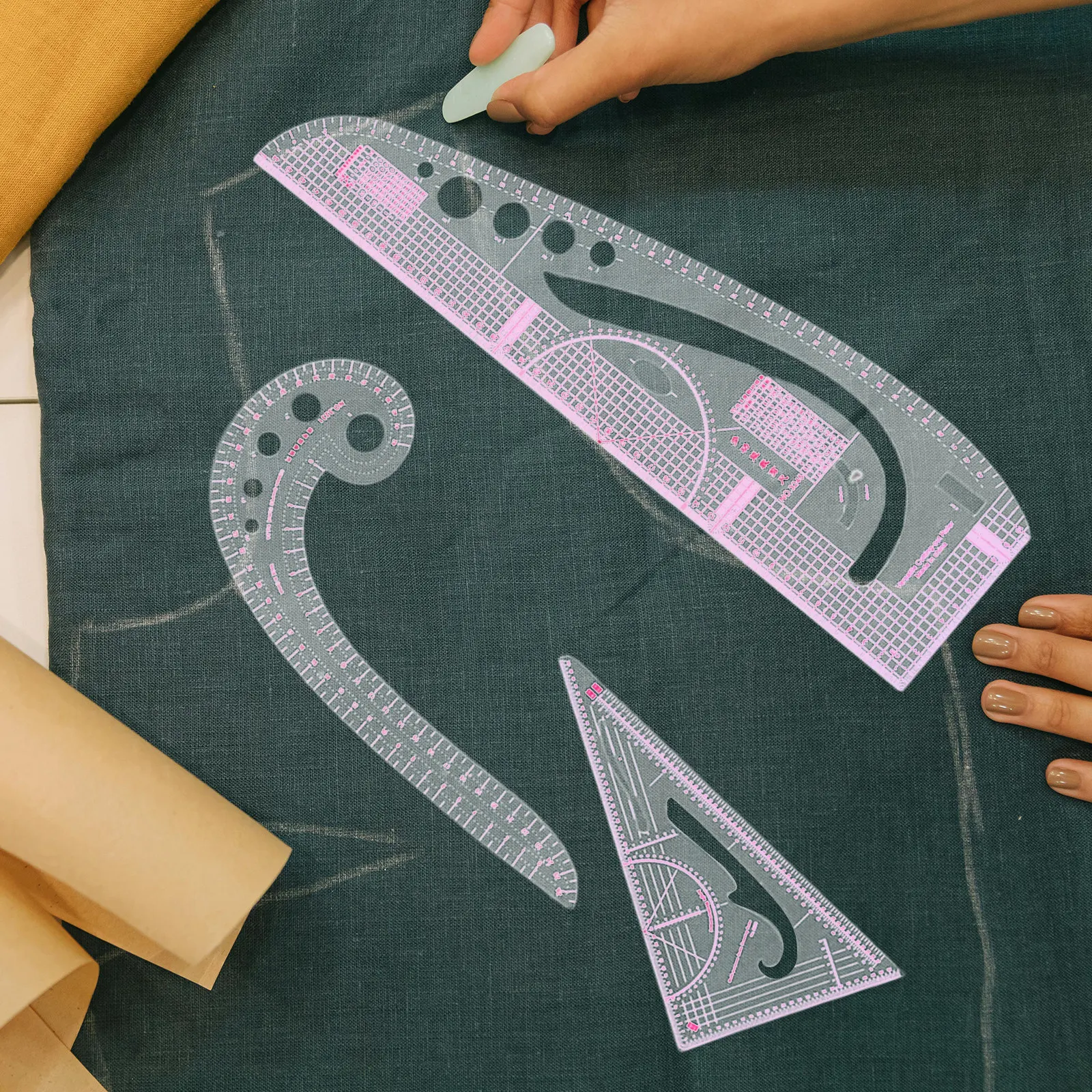 

8Pcs Pattern Making Rulers Clothing Sewing Scale Curve Ruler Set Professional Tailor Dressmaking Accessories Fashion Designing