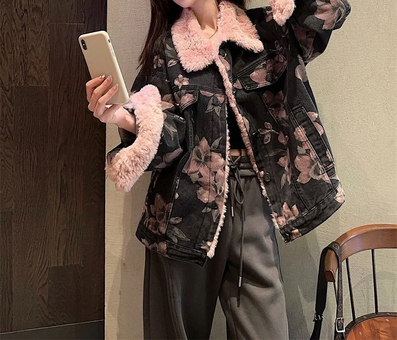 

2025 Autumn and Winter New Design Thickened Denim Jacket Women's Printed Retro Cotton Jacket