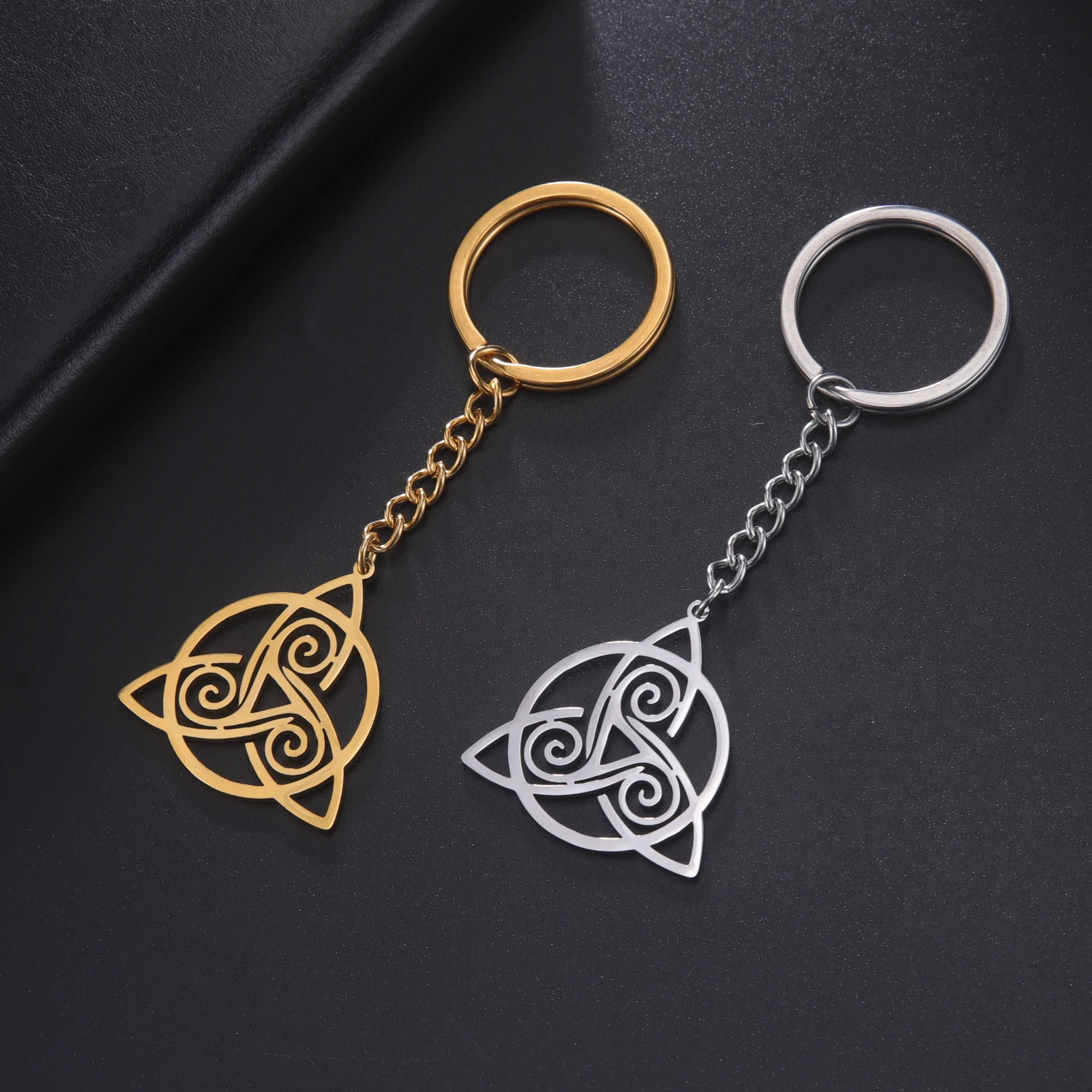 Unift Triskelion Witch Knot Keychain Keyring Key Chain Stainless Steel Wicca Celtics Knot Jewelry Unisex Bag Accessories