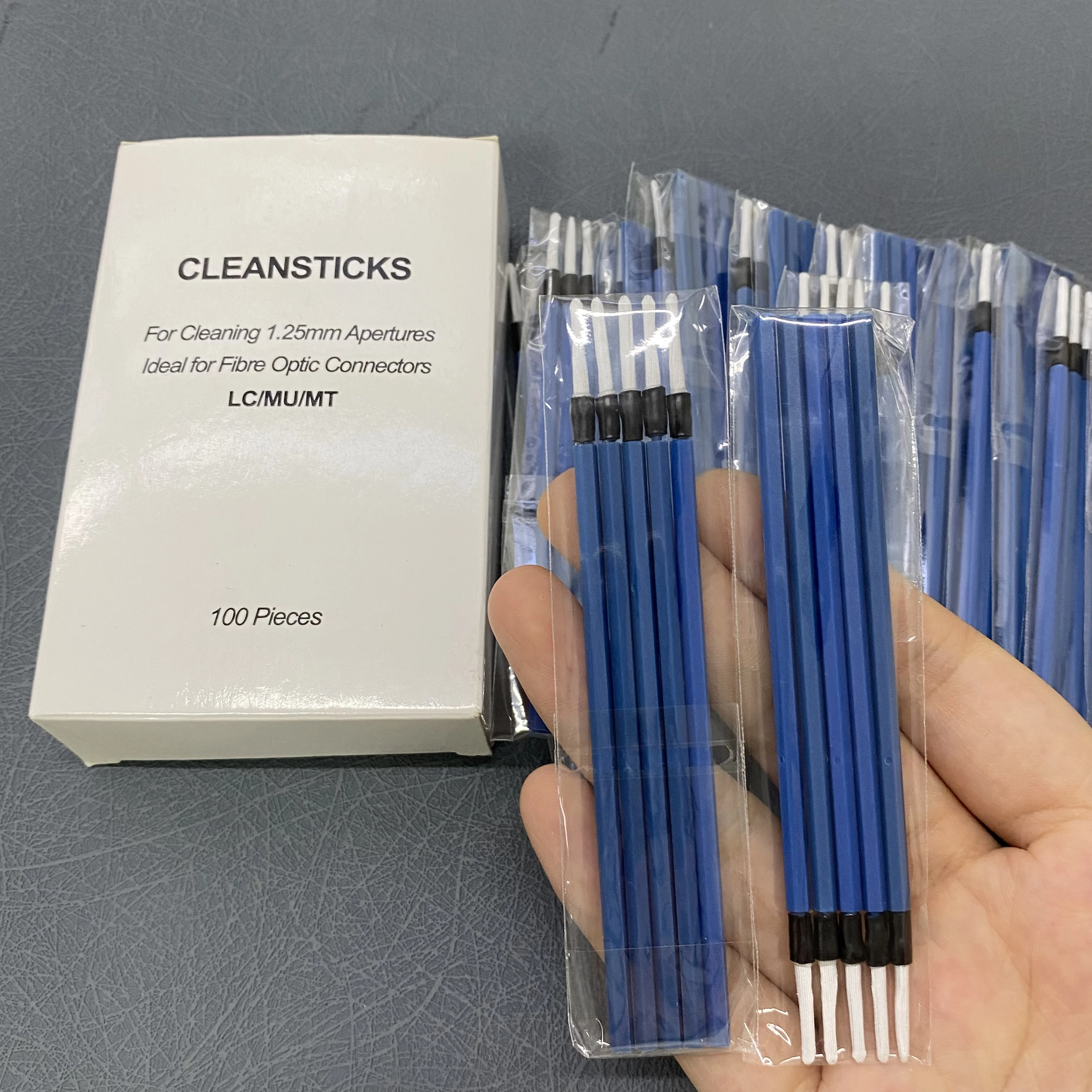 

100pcs 2.5/1.25mm Cleansticks Optical Fiber Cleaning Rod LC/MU Interface Wiping Rod Cleaning Cotton Swabs Flange Adapter Clean