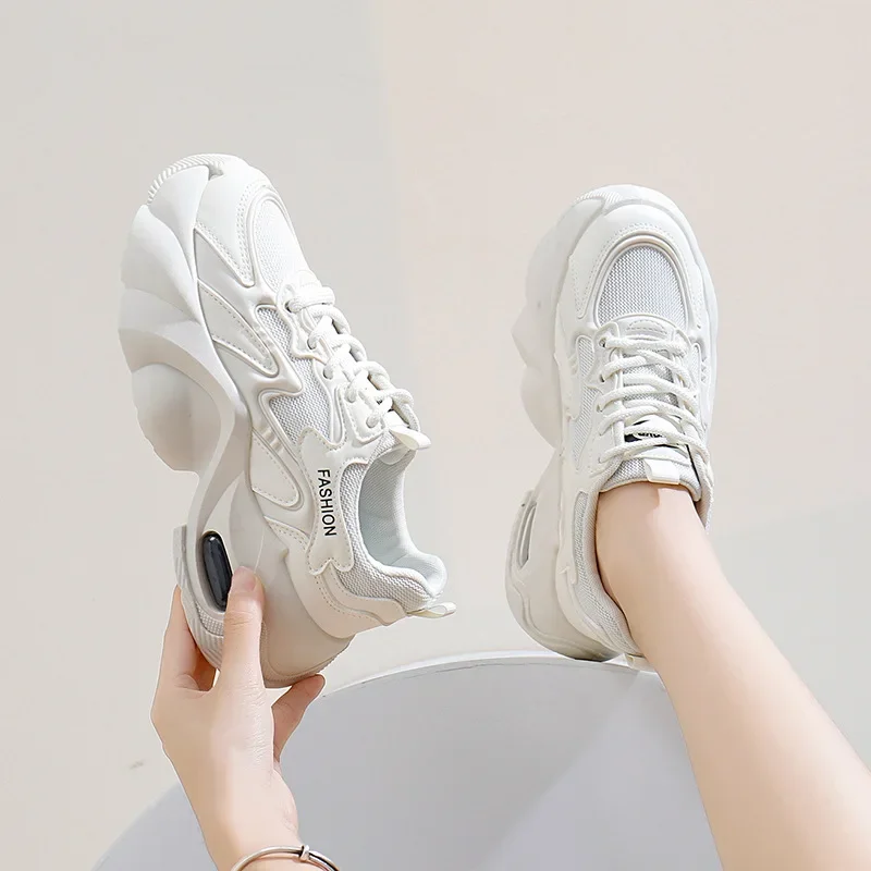 Chaussures décontractées pour femmes, baskets blanches à talons épais et invisibles, chaussures de skateboard à coussin d'air