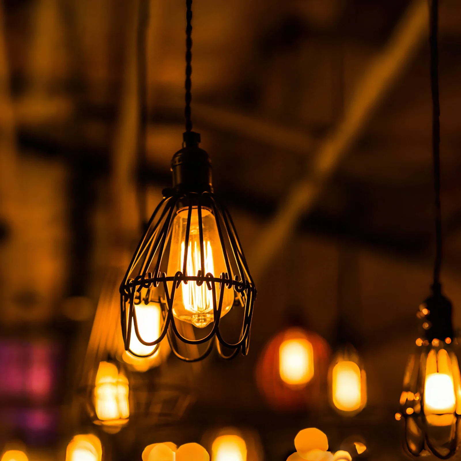 

1Pcs Iron Lampshade Heating Lamp Cover Durable Reptile Cage Anti-Scald Protective Mesh Pet Cage Lampshade Heating Lamp Cover