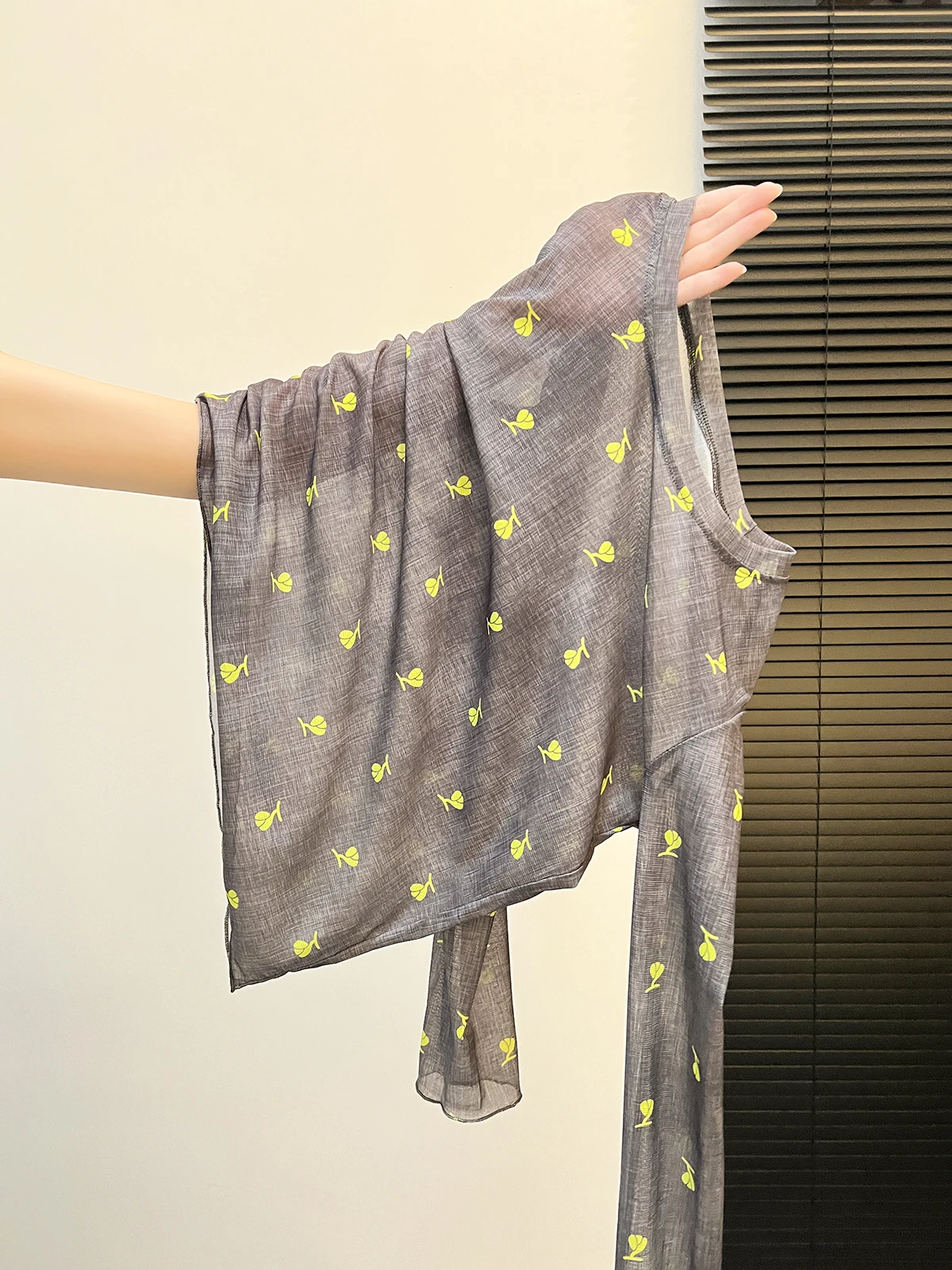 Gray Printed Tie Dye Mesh Long Sleeve T Shirt Women Early Autumn New Style Spicy Girl Slim Fit Sunshade Cover up Korean Style