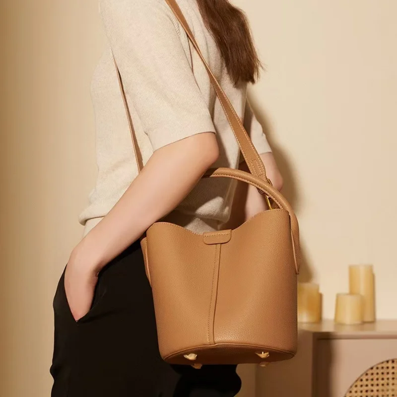 

Genuine Leather Women's Bag Basket Style New Arrival Top Grain Leather Commuter Women's Bag with Luxury Feel Handbag Should