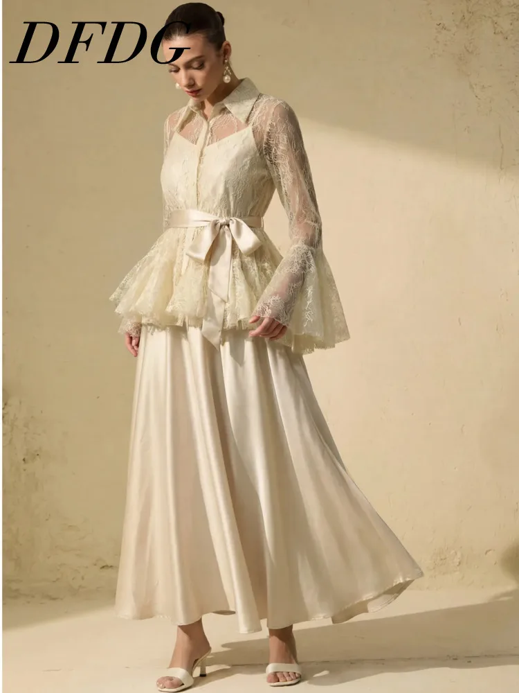 

Женский комплект DFDG: укороченный топ с кружевными рукавами и пеплумом, атласная юбка макси с широкими штанинами. Модный женственный комплект для вечеринок, тренд 2026 года.