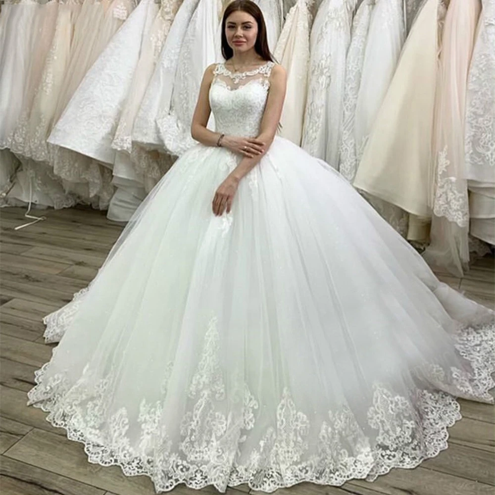 

O-Neck Lace Applique Floor-Length Wedding Dress with Ball Gown Skirt for Women