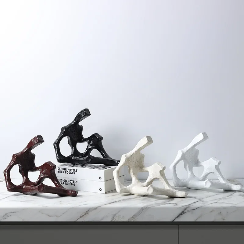

Modern Minimalist Resin Skeleton Skeleton Hollow Figure Art Sculpture Ornaments Irregular Character Interior Aesthetic Decor