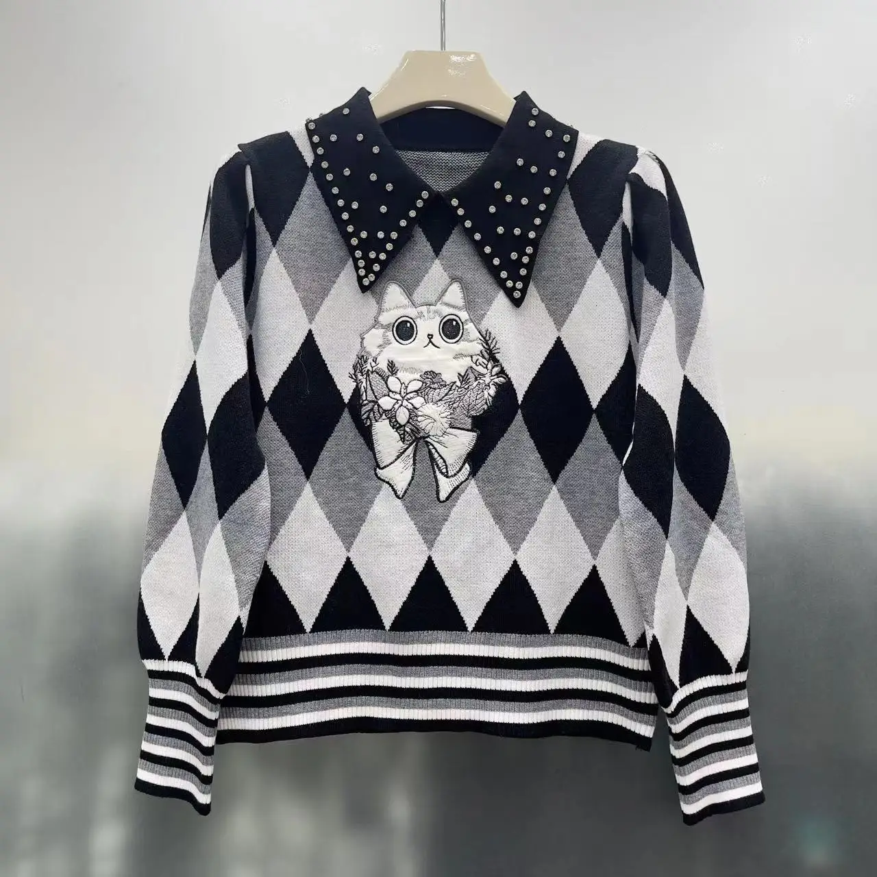 Maglione lavorato a maglia Argyle con perline top donna gatto ricamato elegante moda donna top Peter Pan Collar pullover a maniche lunghe maglioni