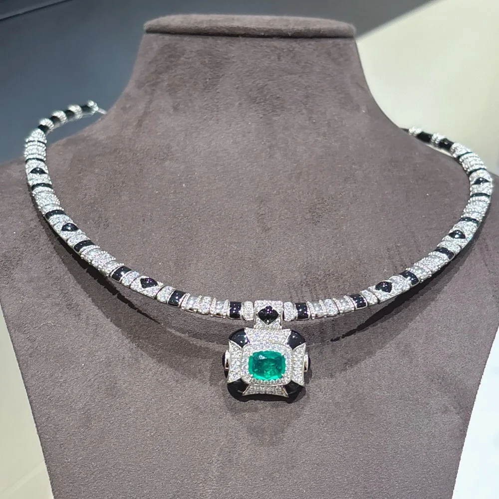 

ARIGAYA lacquered black onyx choker necklace 925 sterling silver with cubic zircon and synthetic emerald classic fine jewelry