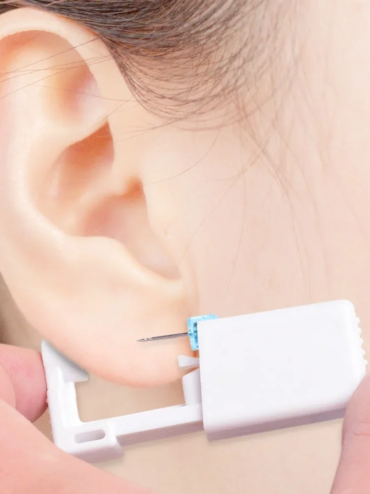 1PC disposable sterile ear gun, ear piercer, stainless steel stud earrings, self-piercing earrings, titanium steel ear piercer