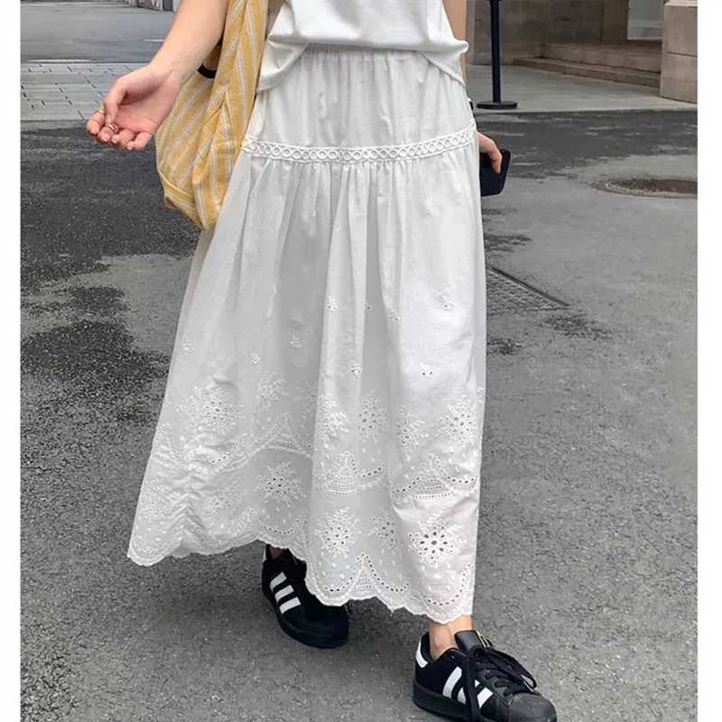 Francuska delikatna haftowana koronkowa długa spódnica damska 2025 Wiosna Lato Wszechstronne duże spódnice z wysokim stanem Nowość