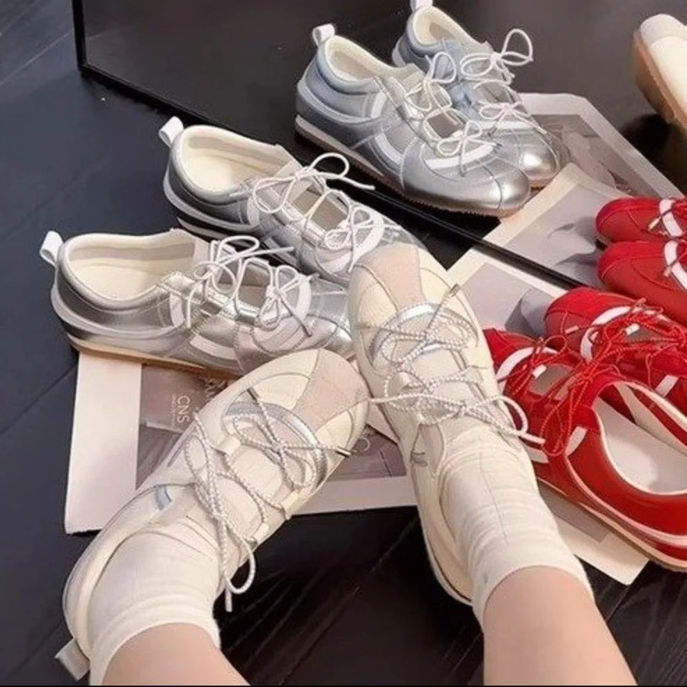 

Women Silver Single Shoes Casual Sports Ballet Shoes Genuine Leather Design Sweet Sister Mary Jane Ballet Training Shoes