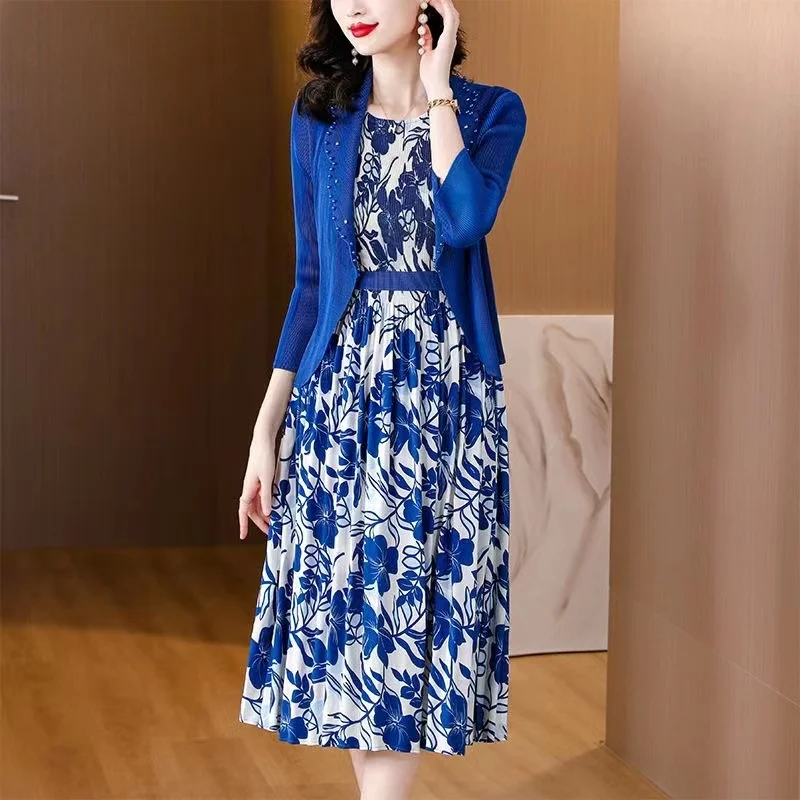 2024 New Mike Pleated Magic Dress Women's O-Neck Beaded Coat Two Piece Set Loose Large Elastic Fashionable Splice Long Dress