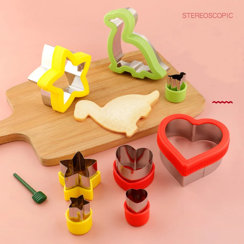 3/4 Pcs Sandwich Cutters Set for Children Kids Dinosaur Heart Star Fruit Vegetable Shapes Cutters Bread Toast Food Cookie Molds